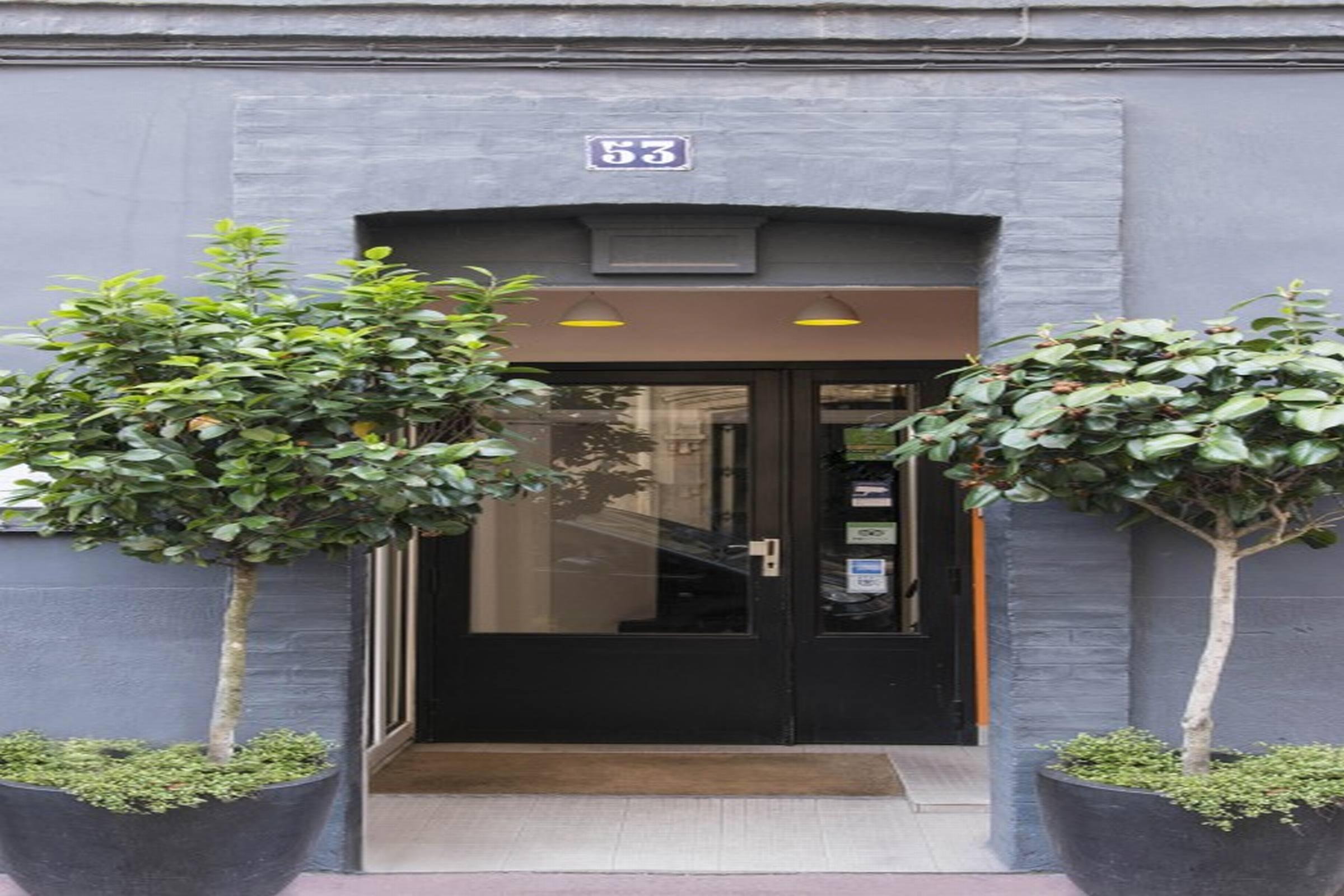 Hotel Biskui Levallois-Perret Exterior foto